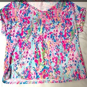 This lily pulitzer shirt is very cute and simple